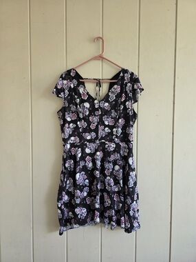 Hot topic Black Floral Skull Flutter Sleeve Dress Sz XXL